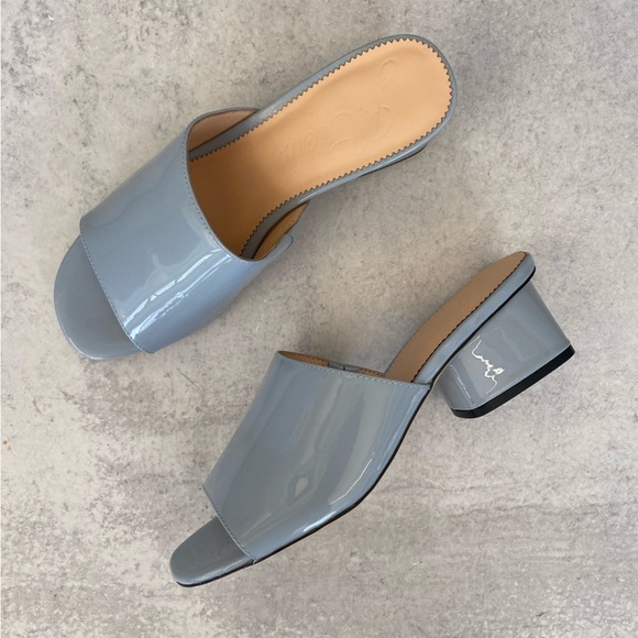 J. Crew || 1997 Mules in Patent Leather Icy Blue 8 Heels Slides Sandals - Picture 4 of 9